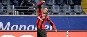 Der ehemalige Herhaner Theofanis Gekas erzielte beim 2:0-Sieg gegen den KSC beide Treffer.