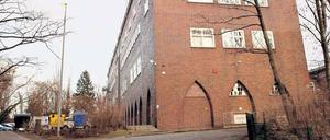 Hier hat alles begonnen. Das Stellwerk befindet sich zwischen Friedhof Grunewald und der Stadtautobahn.