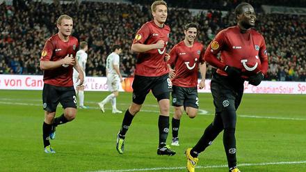 In Jubelstimmung. Didier Ya Konan trifft zum 2:0 für Hannover.