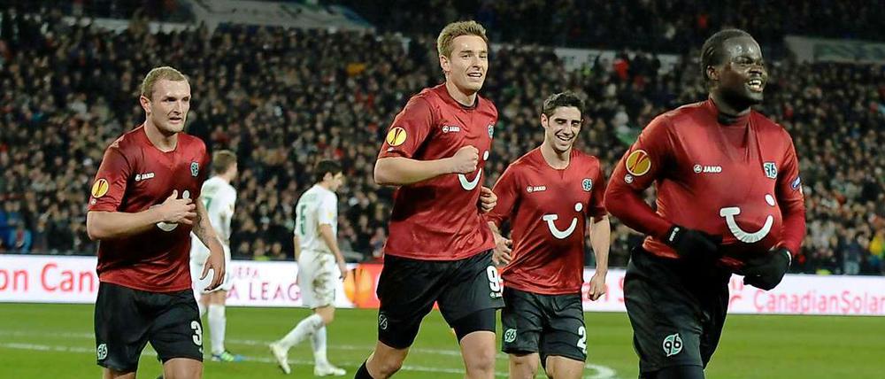 In Jubelstimmung. Didier Ya Konan trifft zum 2:0 für Hannover.