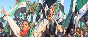 Tausende Syrier protestieren seit Wochen in Homs. Die Provinz wurde nun von der Armee abgeriegelt.