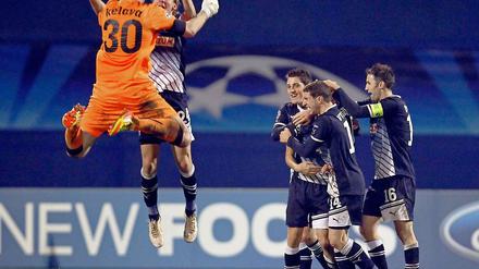 Zagrebs Spieler freuen sich über das 1:0 gegen Lyon. Danach war dann aber ganz plötzlich der Faden bei den Dinamo-Spielern gerissen.