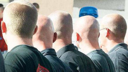 Kahlschlag. Die NPD einfach verbieten – das klingt zwar leicht, ist aber kompliziert. Für und Wider eines neuen Verfahrens sollen nun genau geprüft werden. 
