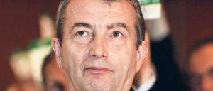 Am Zug. DFB-Generalsekretär Wolfgang Niersbach bleibt als Favorit übrig. Foto: dpa