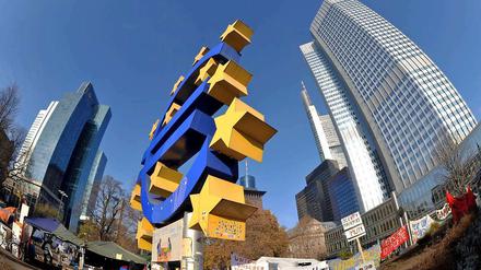 Mit der EZB verfügt die Eurozone über eine unabhängige und mächtige Notenbank. Das allein reicht jedoch nicht aus, meint Armin Steinbach.