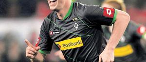 Im Jubelstress. Mike Hanke traf gegen die überforderten Kölner gleich zweimal für Mönchengladbach. Foto: dpa