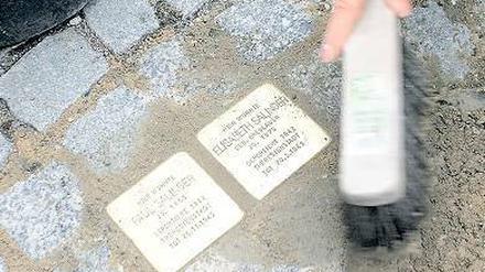 Gedenken im Pflaster. Die Stolpersteine erinnern an jüdische Nachbarn.