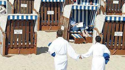 Alles wird gut. Trotz Krisenangst sind die Deutschen konsumfreudig wie lange nicht. Ohnehin sparen sie am Urlaub zuletzt – zur Freude der Reisebranche. Foto: ddp