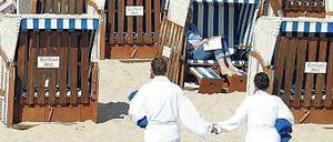 Alles wird gut. Trotz Krisenangst sind die Deutschen konsumfreudig wie lange nicht. Ohnehin sparen sie am Urlaub zuletzt – zur Freude der Reisebranche. Foto: ddp