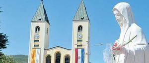 Erscheinungen. Vor 30 Jahren, am 24. Juni 1981, wollen sechs junge Bewohner eines südbosnischen Dorfs die Jungfrau Maria gesehen haben. Seitdem pilgern Katholiken in Scharen nach Medjugorje, bis zu einer Million pro Jahr. Foto: AFP