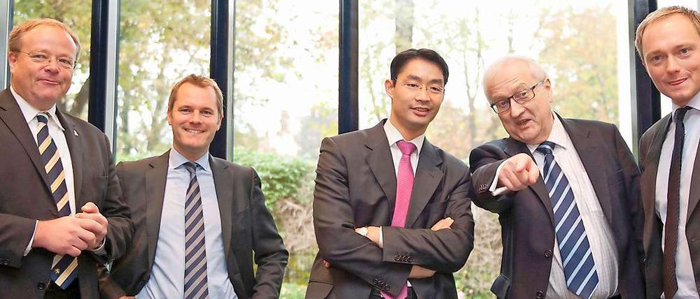 Allein im schwarz-gelben Lager - die FDP-Größen: Dirk Niebel (Entwicklung), Daniel Bahr (Gesundheit), Philipp Rösler (Parteichef und Wirtschaftsminister), Rainer Brüderle (Fraktionschef), Christian Linder (Generalsekretär). 