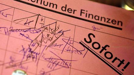 Der Finanzminister kann sich freuen: Die Steuereinnahmen fallen größer aus als im Mai angenommen.