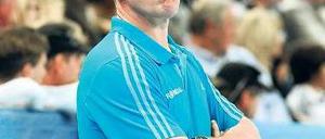 Alfred Gislason, 52, ist erfolgreicher Trainer des THW Kiel. Der einstige isländische Nationalspieler wurde als Profi mit Essen zweimal Deutscher Meister. Foto: dpa