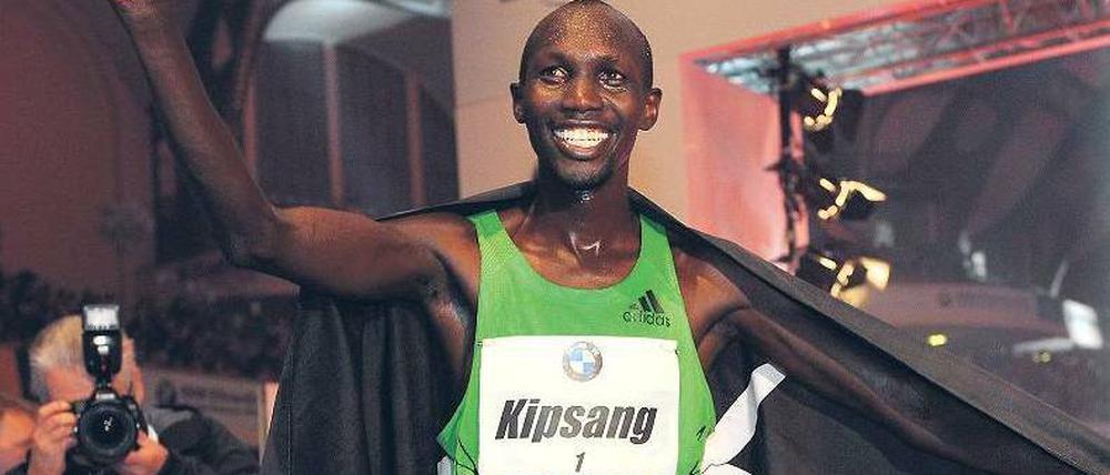 Erster in Frankfurt und Zweiter in der Weltbestenliste: Der Kenianer Wilson Kipsang nach seinem Sieg am Sonntag. Foto: dapd