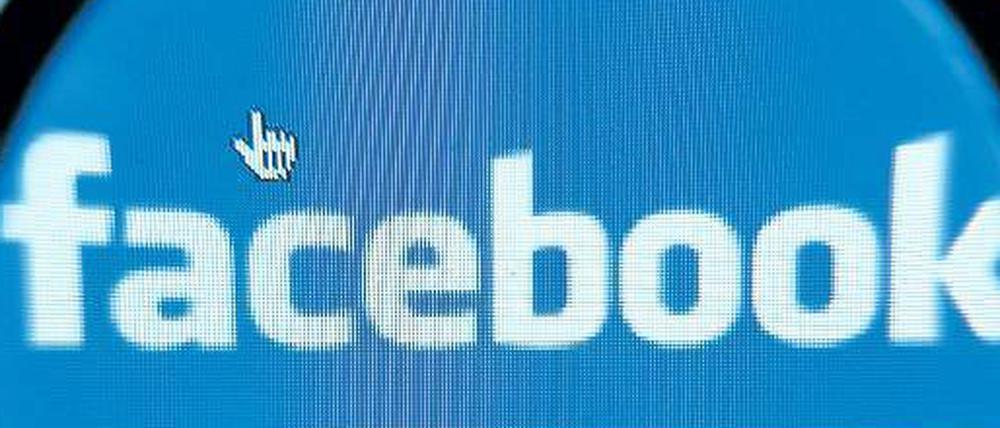 Unter der Lupe. Datenschützer sehen Facebook kritisch. Das gilt vor allem für den „Gefällt- mir“-Button und die Gesichtserkennung.