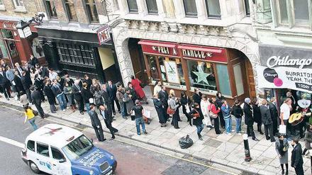 Die gute alte Fleet Street, jene Zeitungsstraße in London, deren Name als Synonym für die britische Boulevard-Presse, für heikle Reporter-Methoden steht.