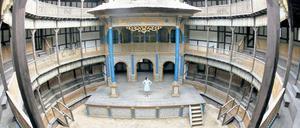 Ladenhüter. Das Globe Theatre aus dem Emmerich-Film „Anonymous“. Foto: dpa