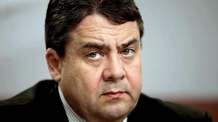 Hat er es gesagt - oder hat er nicht? Der SPD-Vorsitzende Sigmar Gabriel gerät in Erklärungsnot.