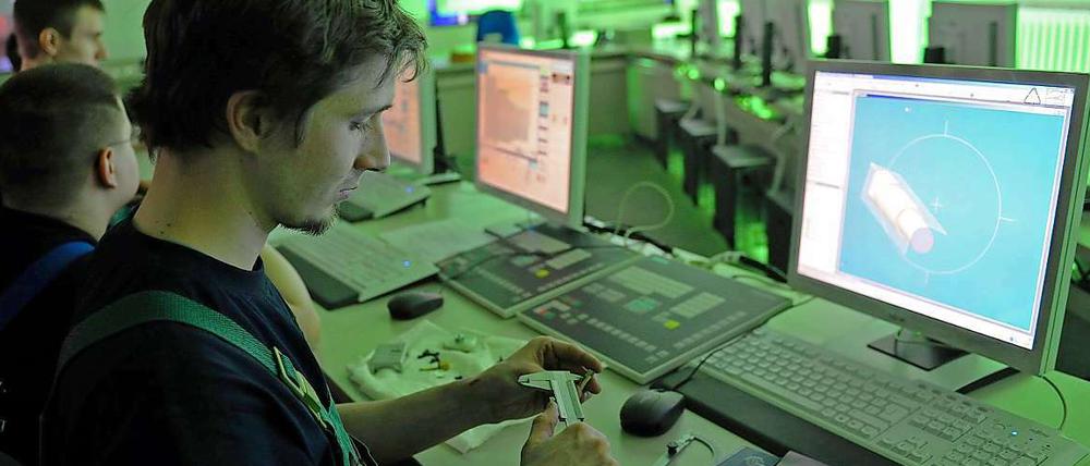 Azubis können sich ihre Ausbildungsbetriebe aussuchen.