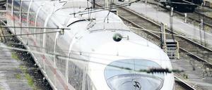 Langfristig, darauf legt Bahn-Chef Rüdiger Grube wert, hat sich sein Unternehmen mit dem Milliardenauftrag an den RWE-Konzern Ökostrom gesichert. Foto: ddp