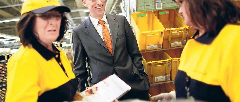 Sorgenkind Briefgeschäft. Konzernchef Frank Appel setzt auf Internethandel und Logistik für die Schwellenländer. Foto: dpa