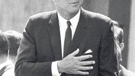 Präsident John F. Kennedy versichert West- Berlin seine Unterstützung.  Foto: pa/dpa