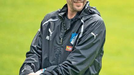 Star an der Seitenlinie. Die TSG verzichtete auf namhafte Einkäufe, der Königstransfer ist Trainer Holger Stanislawski. 