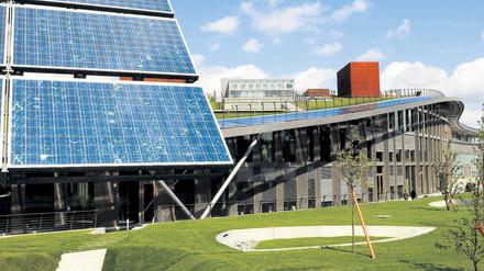 Luftschloss. Im Jahr 2007 baute Solon eine neue Zentrale in Adlershof. Damals ging es für die Firma noch steil bergauf. Foto: David Heerde