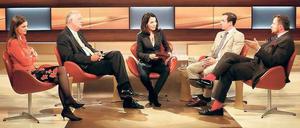 Ritual am Sonntag. 21 Uhr 45, ARD: Anne Will bittet zum Talk. Ihr Thema am Sonntagabend: „Deutsche Panzer für Saudi-Arabien.“ Gestartet im September 2007 ist „Anne Will“ bis zum heutigen Finale mit durchschnittlich 4,1 Millionen Zuschauern die erfolgreichste Talkshow im deutschen Fernsehen. Moderatorin und Sendung kommen wieder: Am Mittwoch, 31. August, um 22 Uhr 45 . Foto: NDR