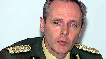 Udo Hansen, der frühere Chef des Bundesgrenzschutzpräsidiums Ost, ist Körtings Favorit für die Stelle des Berliner Polizeipräsidenten.