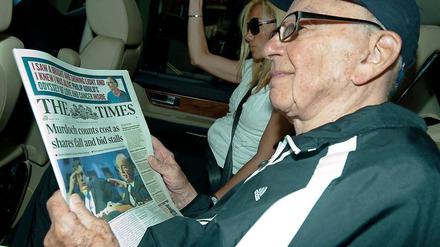 Der australische Medienmogul Rupert Murdoch erwägt laut einem Zeitungsbericht sein britisches Zeitungsimperium zu verkaufen. Dazu zählt auch die "Times".