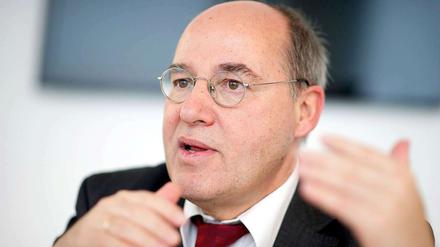 Gregor Gysi will sich gegen die aktuelle Flugroutenplanung einsetzen.