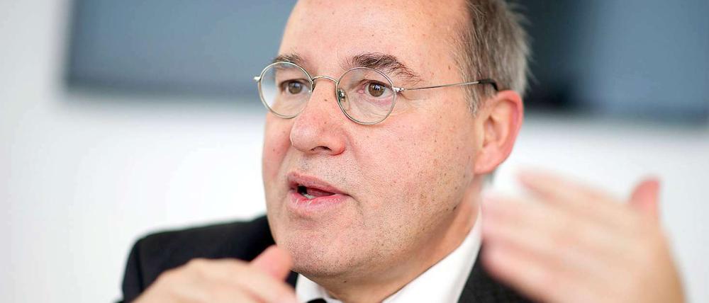 Gregor Gysi will sich gegen die aktuelle Flugroutenplanung einsetzen.