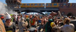 Wasserschlacht auf der Oberbaumbrücke (2008)