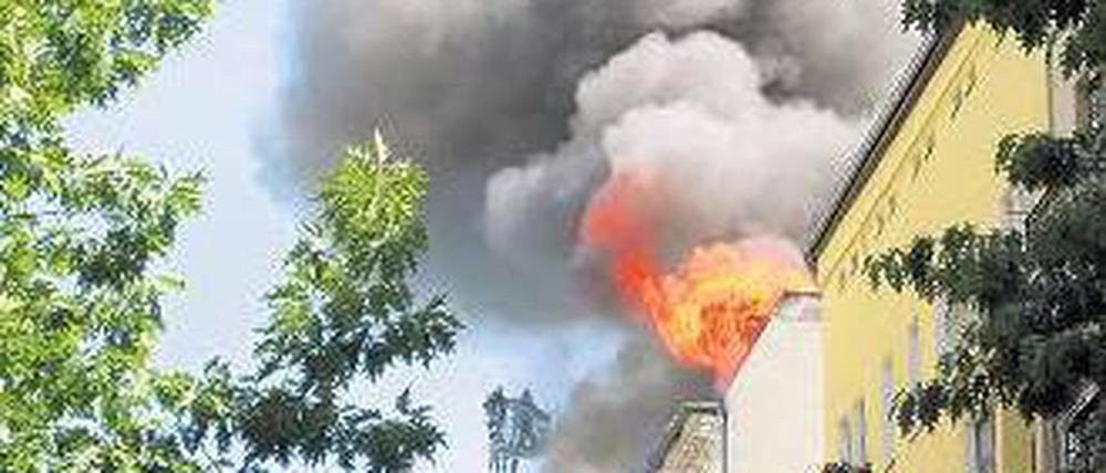 Aus Schaden wird man klug. Steckdosenleisten sollten regelmäßig geprüft werden. Foto: ddp