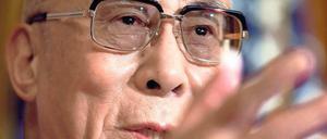 Der Dalai Lama trägt den Nobelpreis und hat weltweit Sympathisanten. Seine Treffen mit den Staatschefs der Welt werden von der chinesischen Regierung jedoch regelmäßig scharf kritisiert, nun hat Obama den Schritt gewagt.