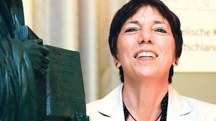 Hat gut lachen: Margot Käßmann soll als Botschafterin für das 500. Reformationsjubiläum werben, das 2017 gefeiert wird. Foto: Berthold Stadler/dapd