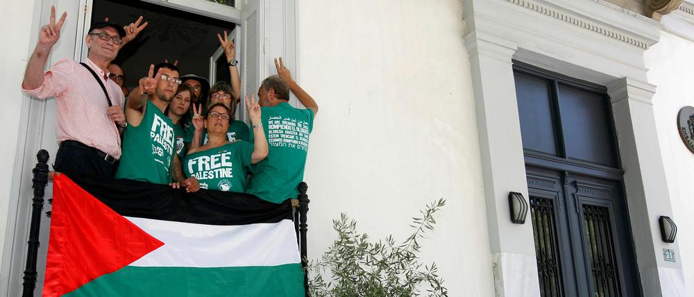 Die Aktivisten fordern freie Ausfahrt für ihr Gaza-Hilfsschiff.