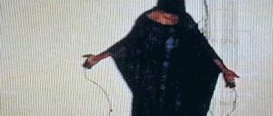 2004: Ein irakischer Kriegsgefangener im Gefängnis von Abu Ghraib im Irak.Foto: dpa