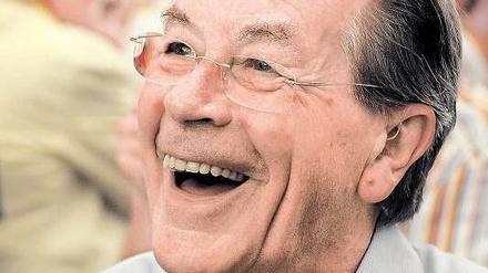 Der frühere SPD-Chef Müntefering verlangt von der Regierung Antworten auf den künftigen Bevölkerungsschwund. Foto: ddp