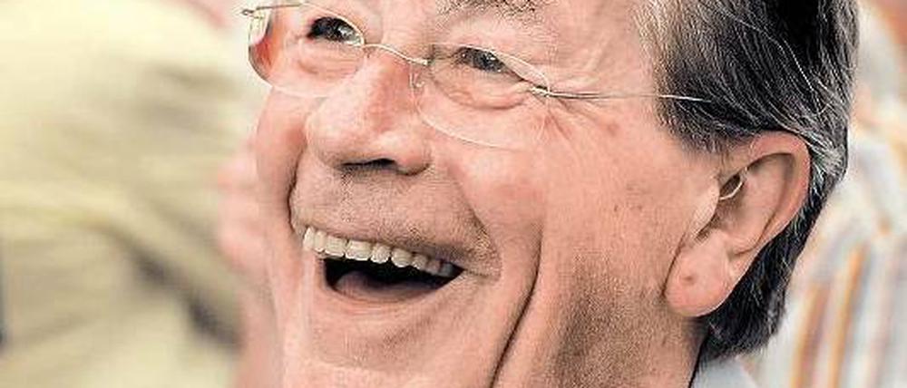 Der frühere SPD-Chef Müntefering verlangt von der Regierung Antworten auf den künftigen Bevölkerungsschwund. Foto: ddp