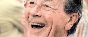 Der frühere SPD-Chef Müntefering verlangt von der Regierung Antworten auf den künftigen Bevölkerungsschwund. Foto: ddp
