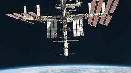 Umherrasende Teilchen. Für kurze Zeit war die ISS am Dienstag in Gefahr. 
