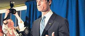 Anthony Weiner. Der Abgeordnete bei seinem öffentlichen Geständnis. Foto: dpa