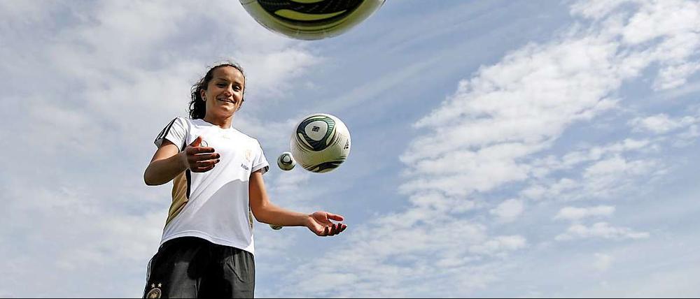 An die Bälle, fertig, los. Am Sonntag startet die Frauen-WM mit Fatmire Bajramaj.