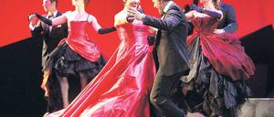 Wunderscheen. Unter dem einstigen Hausherrn Falk Walter ging 2008 der hübsche Musicalklassiker „My fair Lady“ neu inszeniert von Peter Lund über die Bühne des Admiralspalastes. Mal sehen, wie der neue Betreiber Maik Klokow das Haus mit der großen Musiktheatertradition zukünftig prägt. OpFoto: Wolfgang Kumm/dpa