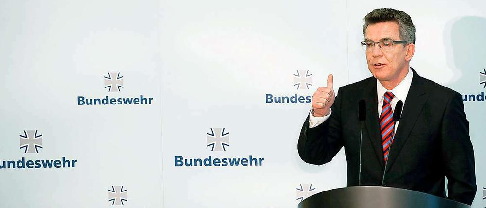 Verteidigungsminister Thomas de Maizière erklärt die Notwendigkeit der Bundeswehrreform.