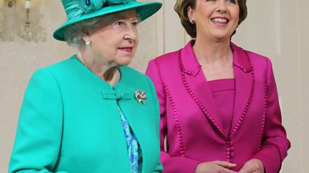 Königin Elizabeth II. und Präsidentin Mary McAleese.