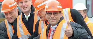 Daumen rauf, Daumen runter? Chefingenieur Hany Azer (r.) gibt bei S21 auf.