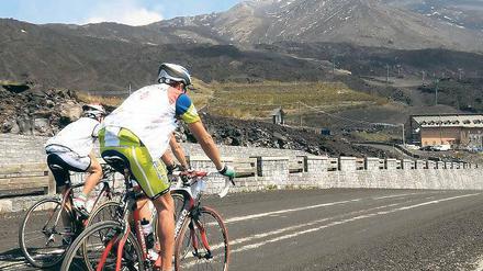 Der Ätna raucht noch. Der Veranstalter des Giro d’Italia denkt sich immer mehr Showelemente beim Rad-Klassiker aus.Foto: dpa